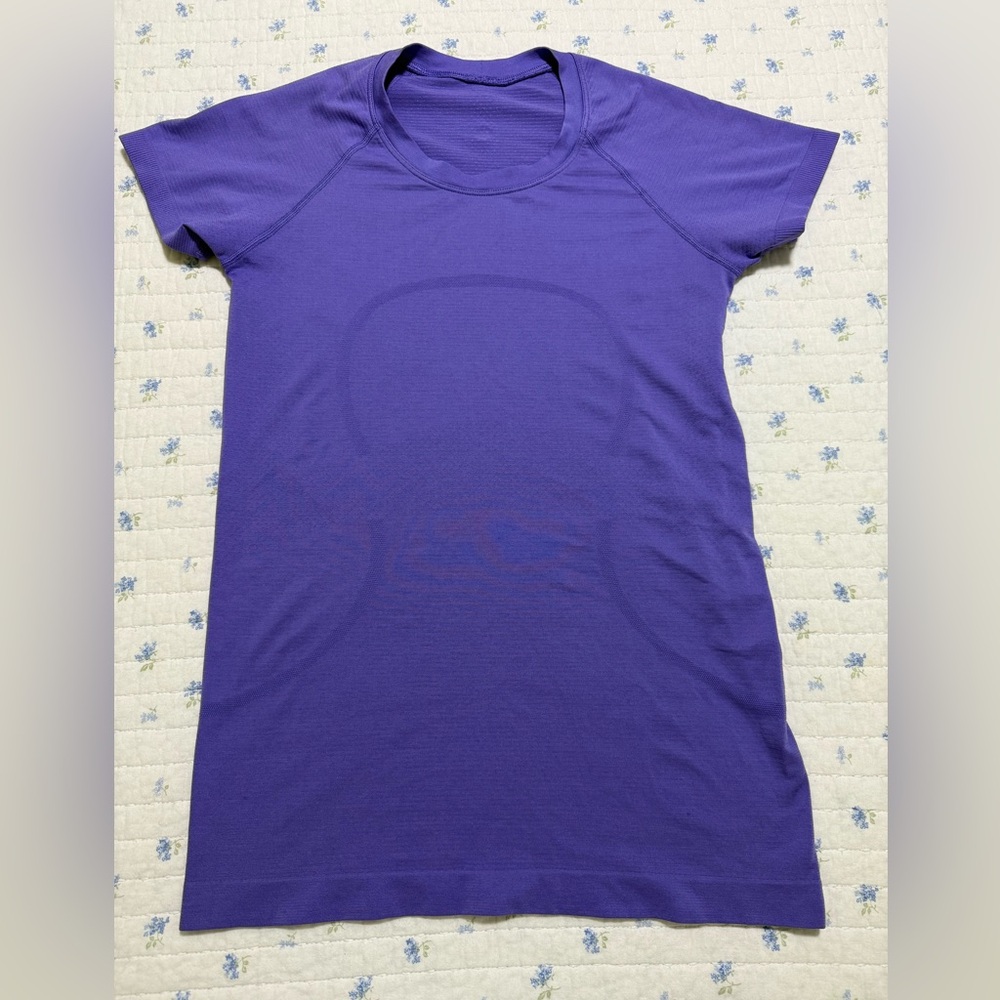 Lululemon Swiftly Short Sleeve Tech Short Sleeve Tee Size 6 purple Top